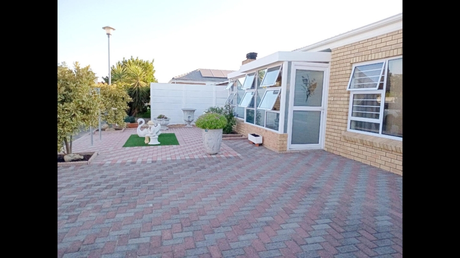 2 Bedroom Property for Sale in Viking Village Western Cape